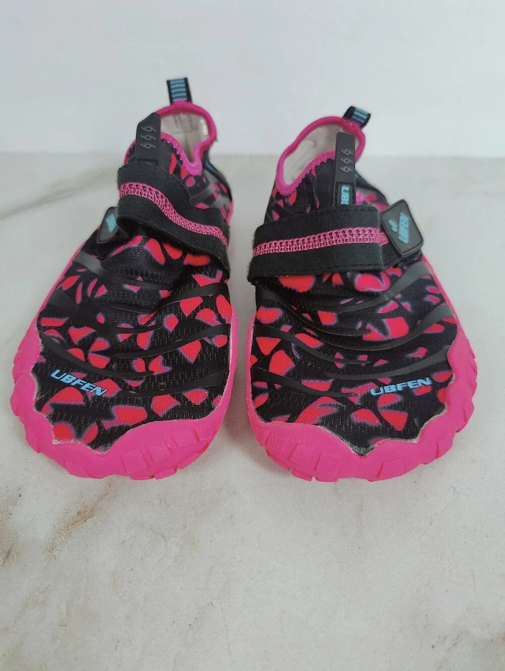 UBFEN Kids' Girls' Water Shoes Aqua Socks, Sz 6